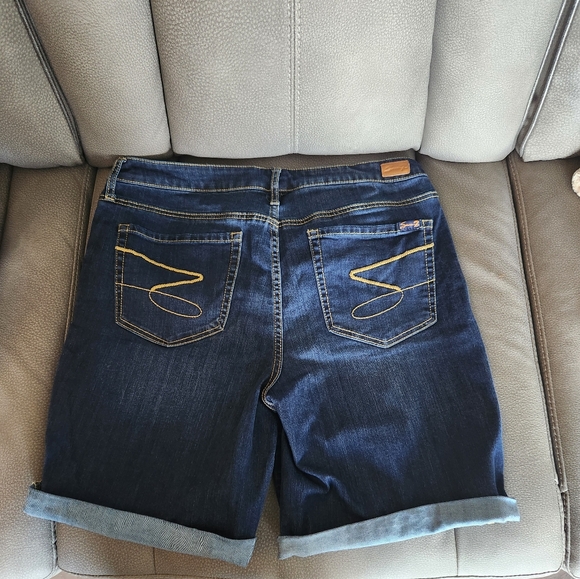Seven7 Bermuda Shorts Size 14 - Picture 4 of 4
